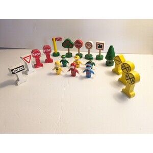 Brio Thomas Train Accessories Lot Figures Signs Vintage 90s Lot PLAYED